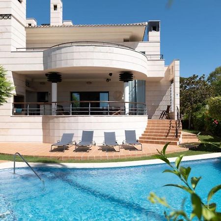 Beachside Villa In Puerto Marina, Бенальмадена Экстерьер фото